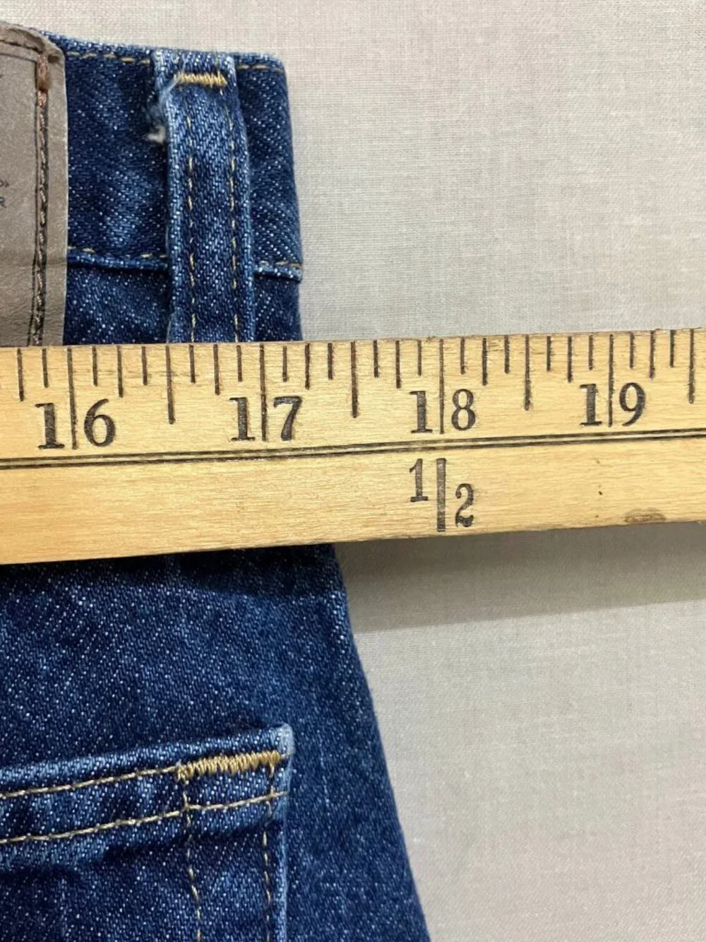 Wrangler Jeans Men's 34x30 Blue Regular Fit Straight Leg Denim Pants Vintage
